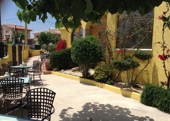 La Nova Tenalla - Adults Only